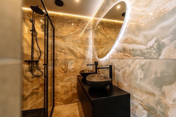 Foto van Verblijf met privézwembad en hot tub - Vakantiehuis in Waarland - BathRoom