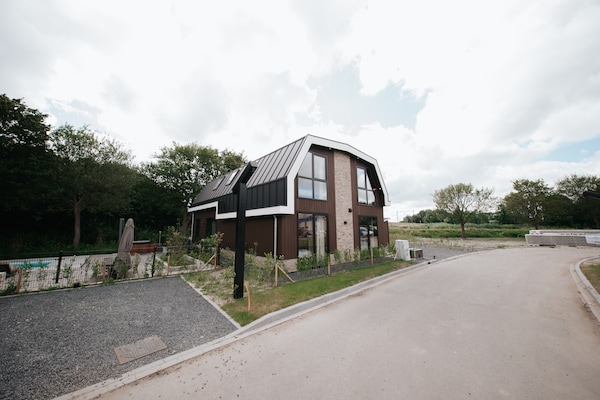 Foto van Prachtig vakantiehuis in Waarland - Vakantiehuis in Waarland - ExteriorSummer
