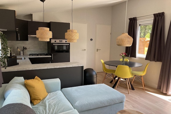 Foto van Modern chalet met tuin en terras - Vakantiehuis in Sint Maartenszee - LivingRoom