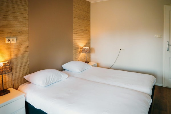 Foto van Villa in Nederland met Privézwembad - Vakantiehuis in Voorthuizen - BedRoom