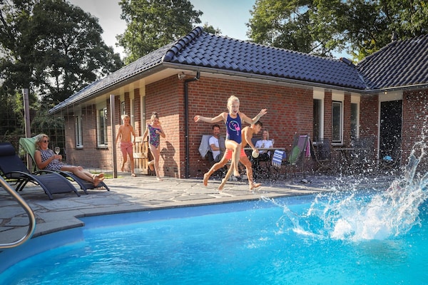 Foto van Villa in Nederland met Privézwembad - Vakantiehuis in Voorthuizen - PoolOfHouse