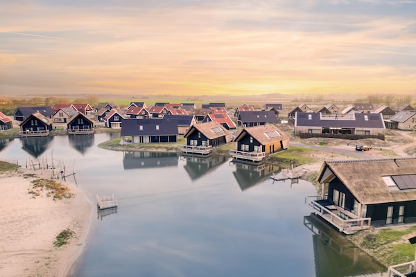 Foto van Luxe villa in Nieuwvliet-Bad met privézwembad - Vakantiehuis in Nieuwvliet - AreaSummer1KM