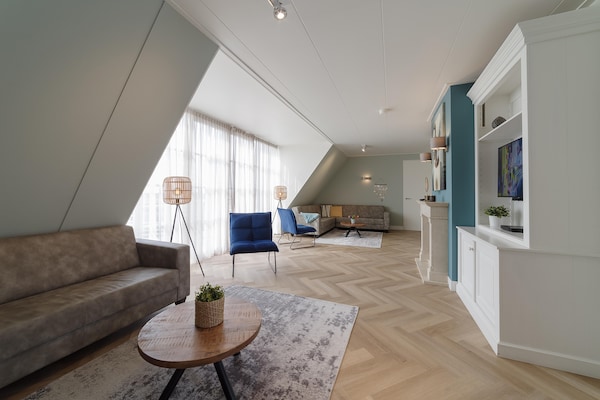 Foto van Villa in Colijnsplaat met Privézwembad - Vakantiehuis in Colijnsplaat - LivingRoom