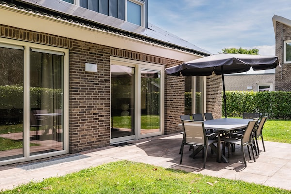 Foto van Villa in Arcen met Privézwembad & Wellness - Vakantiehuis in Arcen - TerraceBalcony