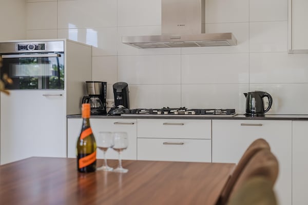 Foto van Villa in Arcen met Privézwembad & Wellness - Vakantiehuis in Arcen - Kitchen