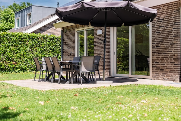 Foto van Villa in Arcen met Privézwembad & Wellness - Vakantiehuis in Arcen - TerraceBalcony