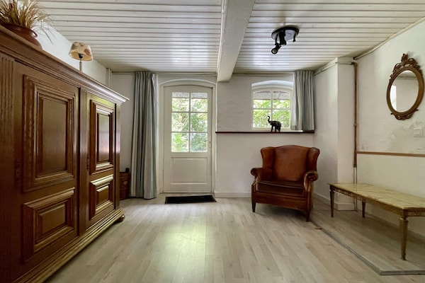 Foto van Boerderij in Sint Joost met Zwembad & BBQ - Vakantiehuis in Sint Joost - HallReception