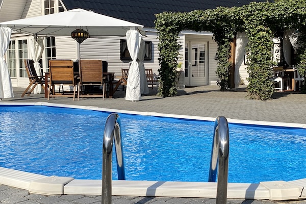 Foto van Villa in Drents-Friese Woud met Zwembad - Vakantiehuis in Wateren - PoolOfHouse