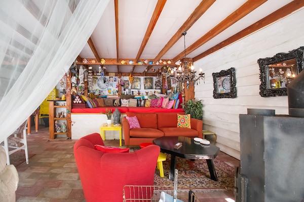 Foto van Villa in Drents-Friese Woud met Zwembad - Vakantiehuis in Wateren - LivingRoom