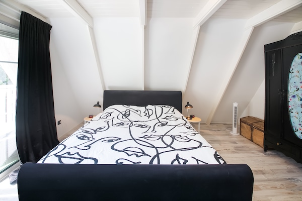 Foto van Villa in Drents-Friese Woud met Zwembad - Vakantiehuis in Wateren - BedRoom