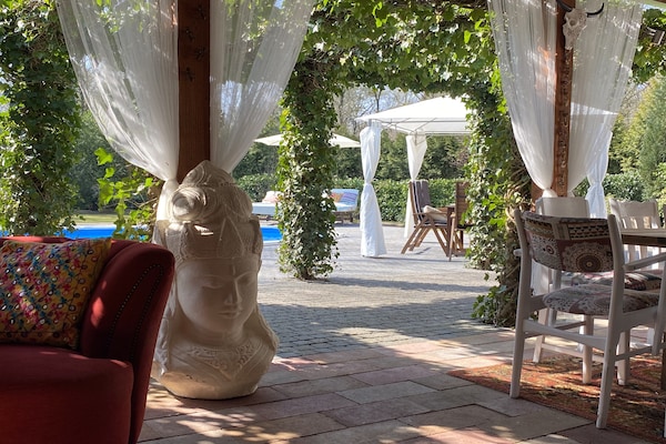 Foto van Villa in Drents-Friese Woud met Zwembad - Vakantiehuis in Wateren - GardenSummer