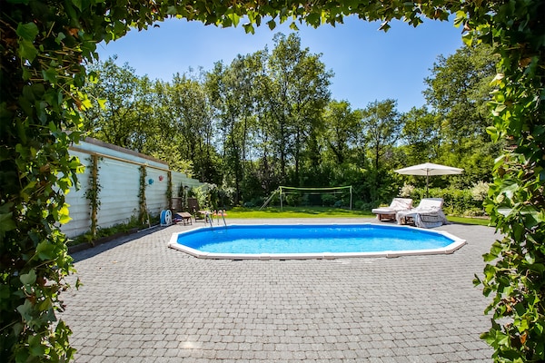 Foto van Villa in Drents-Friese Woud met Zwembad - Vakantiehuis in Wateren - PoolOfHouse