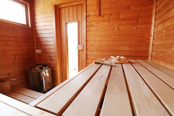 Foto van Vakantiehuis in Grou met ruime tuin en sauna - Vakantiehuis in Gou - Wellness