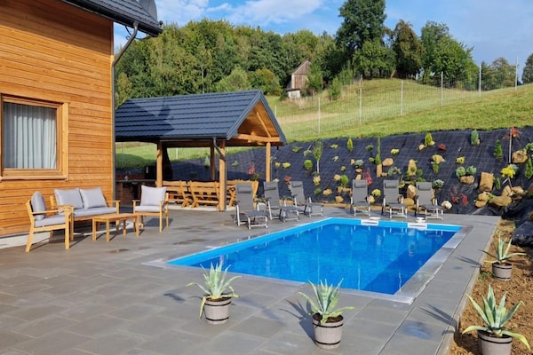 Foto van Vakantiehuis Wiśniowa met Zwembad en Bergen - Vakantiehuis in Iwierzyce - GardenSummer