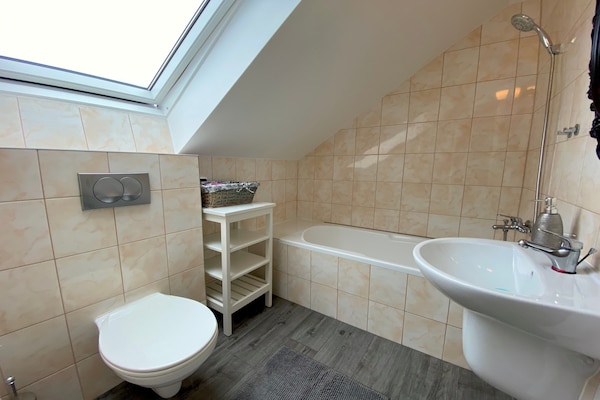 Foto van Vakantiehuis in Dziwnowek met Zwembad en Strand - Vakantiehuis in Dziwnowek - BathRoom