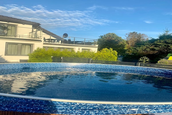 Foto van Vakantiehuis in Dziwnowek met Zwembad en Strand - Vakantiehuis in Dziwnowek - ExteriorSummer