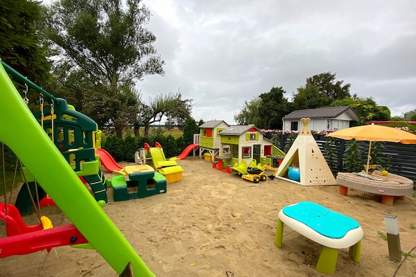 Foto van Vakantiehuis in Dziwnowek met Zwembad en Strand - Vakantiehuis in Dziwnowek - View