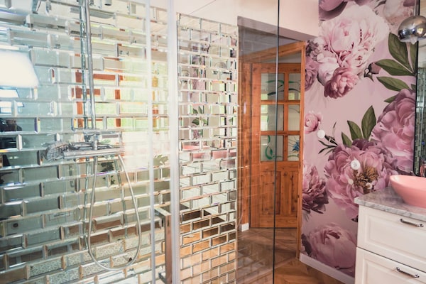 Foto van Grote vakantievilla met sauna, jacuzzi en zwembad. - BathRoom