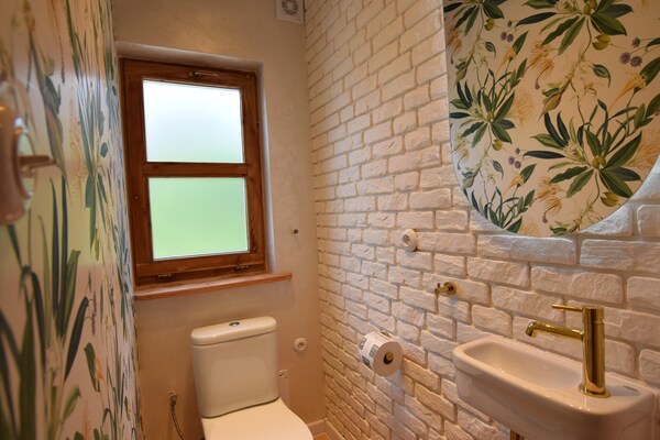 Foto van Grote vakantievilla met sauna, jacuzzi en zwembad. - BathRoom