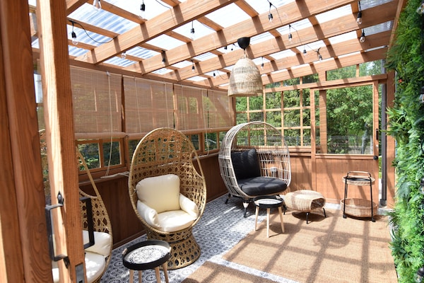 Foto van Grote vakantievilla met sauna, jacuzzi en zwembad. - ExteriorSummer