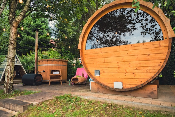 Foto van Grote vakantievilla met sauna, jacuzzi en zwembad. - GardenSummer