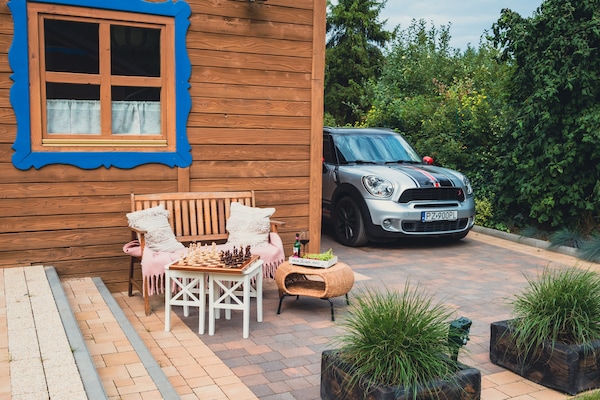 Foto van Grote vakantievilla met sauna, jacuzzi en zwembad. - ExteriorSummer