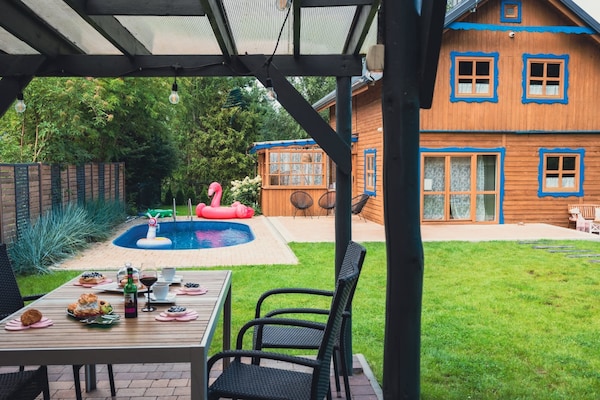 Foto van Grote vakantievilla met sauna, jacuzzi en zwembad. - GardenSummer