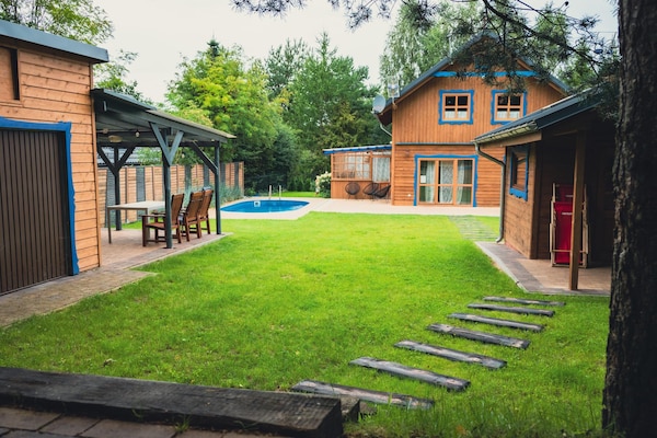 Foto van Grote vakantievilla met sauna, jacuzzi en zwembad. - GardenSummer