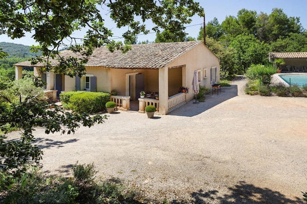 Foto van Ménerbes Huis met Privézwembad - Vakantiehuis in Ménerbes - ExteriorSummer