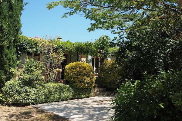 Foto van Gezellig vakantiehuis met zwembad, Vernègues - Vakantiehuis in Vernègues - GardenSummer