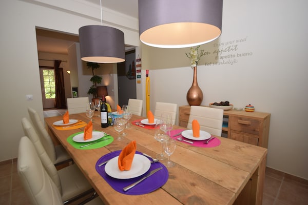Foto van Familie-uitje met zwembad; Caldas da Rainha - Vakantiehuis in Salir de Matos - DiningRoom