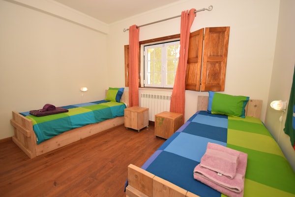Foto van Familie-uitje met zwembad; Caldas da Rainha - Vakantiehuis in Salir de Matos - BedRoom