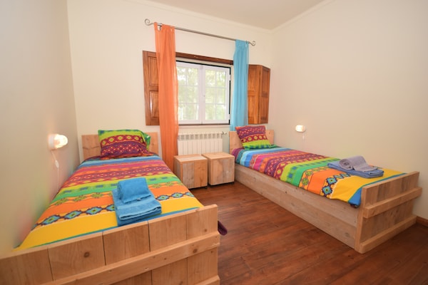 Foto van Familie-uitje met zwembad; Caldas da Rainha - Vakantiehuis in Salir de Matos - BedRoom