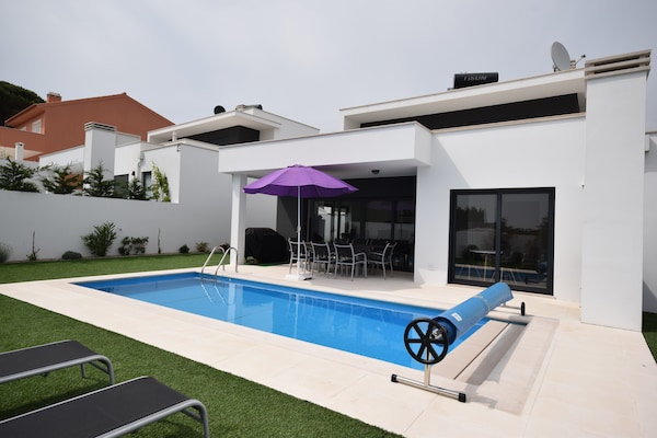 Foto van Vakantiehuis; strand van Nazaré om te surfen - Vakantiehuis in Famalicao - ExteriorSummer