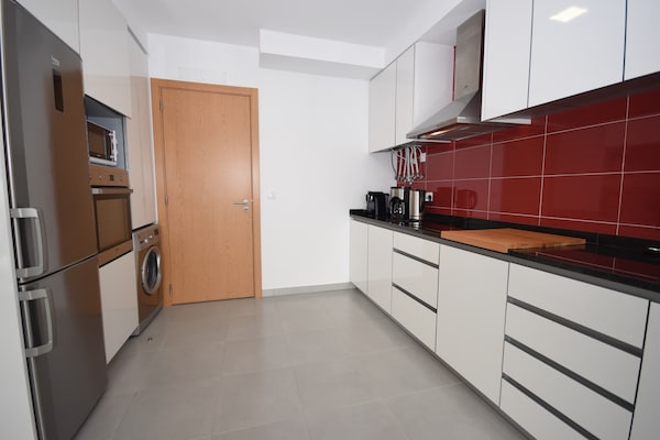 Foto van Vakantiehuis; strand van Nazaré om te surfen - Vakantiehuis in Famalicao - Kitchen