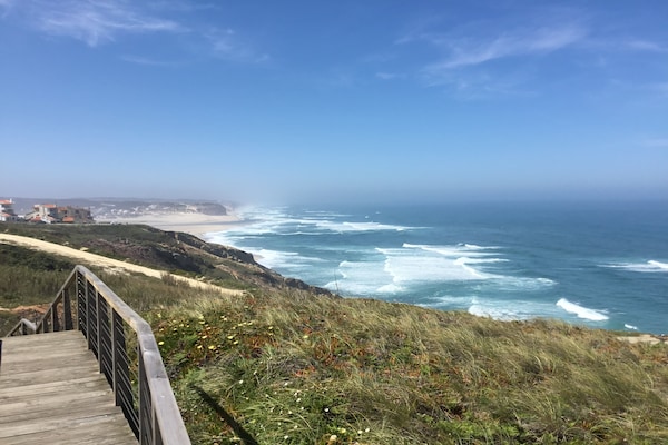 Foto van Vakantiehuis; strand van Nazaré om te surfen - Vakantiehuis in Famalicao - AreaSummer20KM