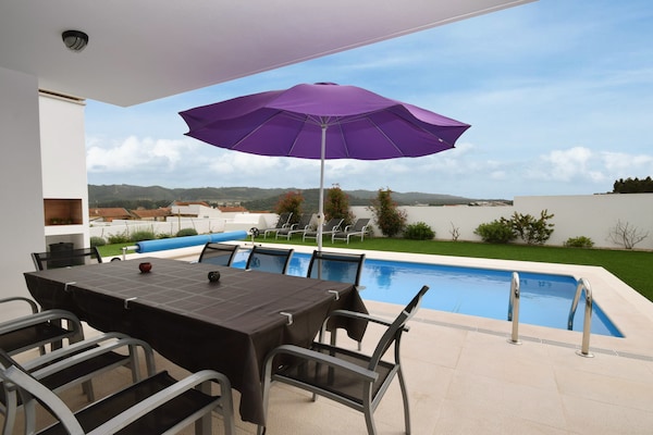 Foto van Vakantiehuis; strand van Nazaré om te surfen - Vakantiehuis in Famalicao - TerraceBalcony