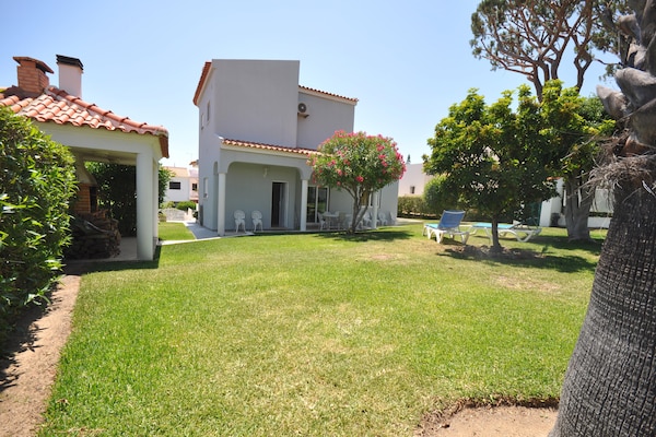 Foto van Villa in Vilamoura met privézwembad - Vakantiehuis in Vilamoura - ExteriorSummer