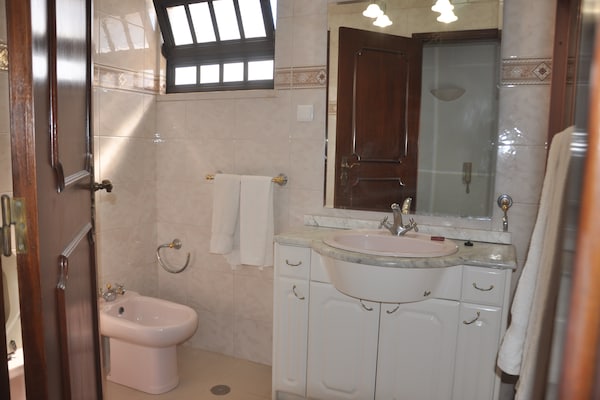 Foto van Villa in Vilamoura met Privézwembad - Vakantiehuis in Vilamoura - BathRoom