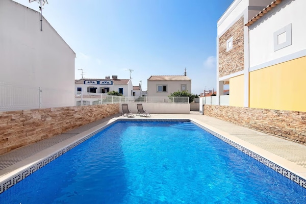 Foto van Prachtig vakantiehuis in Manta Rota met privézwembad - PoolOfHouse