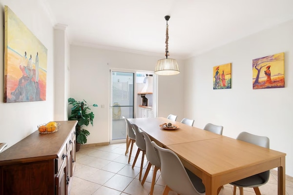 Foto van Prachtig vakantiehuis in Manta Rota met privézwembad - DiningRoom