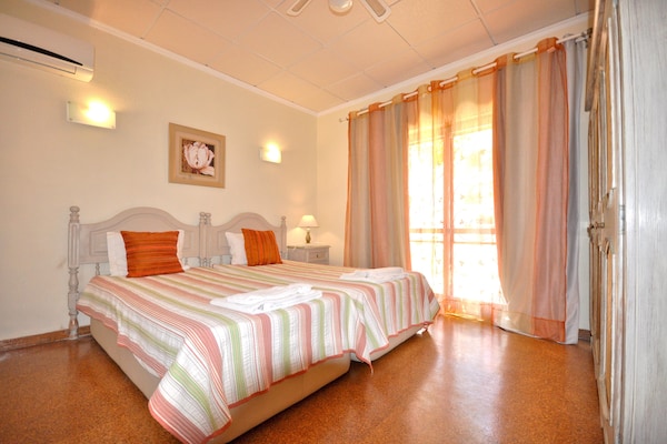 Foto van Villa in Algarve bij Marina & Golfbaan - Vakantiehuis in Quarteira - BedRoom