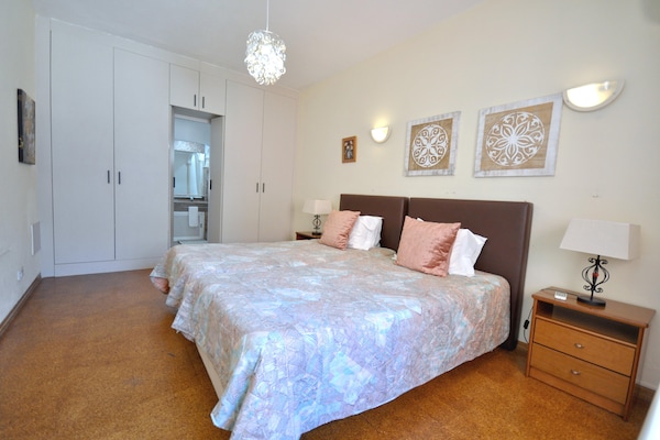 Foto van Villa in Algarve bij Marina & Golfbaan - Vakantiehuis in Quarteira - BedRoom