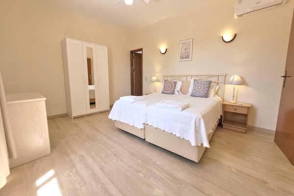Foto van Villa in Algarve bij Marina & Golfbaan - Vakantiehuis in Quarteira - BedRoom