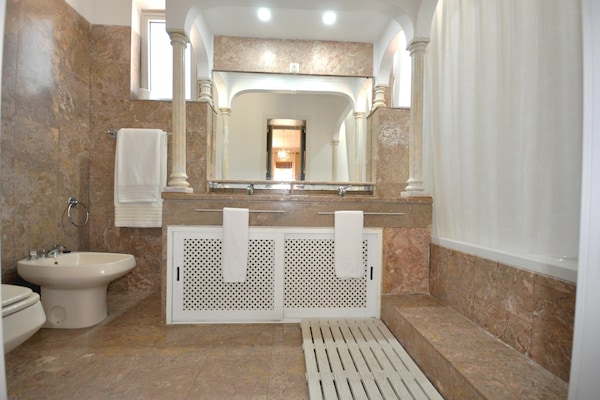 Foto van Villa in Algarve bij Marina & Golfbaan - Vakantiehuis in Quarteira - BathRoom