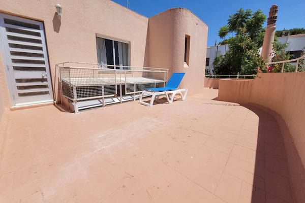 Foto van Villa in Algarve bij Marina & Golfbaan - Vakantiehuis in Quarteira - TerraceBalcony