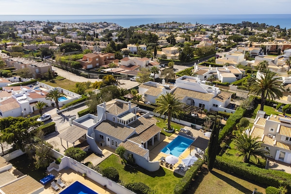 Foto van Villa in kustplaats Carvoeiro, Algarve - Vakantiehuis in Carvoeiro - Outdoor
