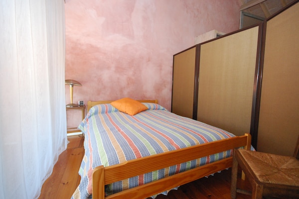 Foto van Vintage boerderij in Lissabon Portugal met zwembad - BedRoom