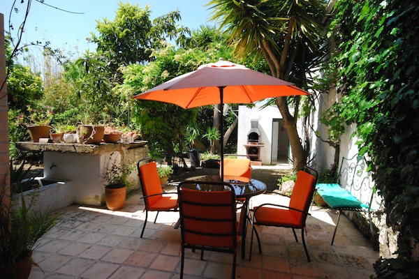 Foto van Vintage boerderij in Lissabon Portugal met zwembad - TerraceBalcony