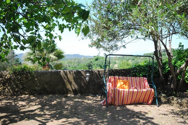 Foto van Vintage boerderij in Lissabon Portugal met zwembad - GardenSummer